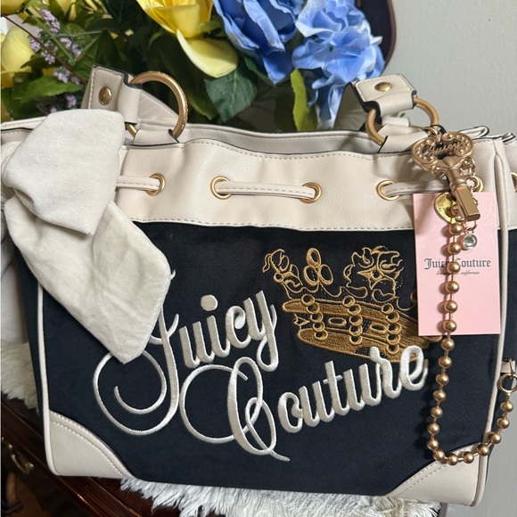 Juicy Couture Black and white Daydreamer tote - Picture 1 of 1